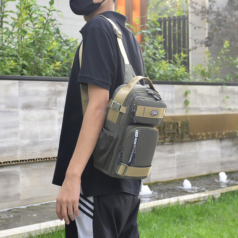 Sac poitrine réglable en tissu Oxford - léger, durable et polyvalent.