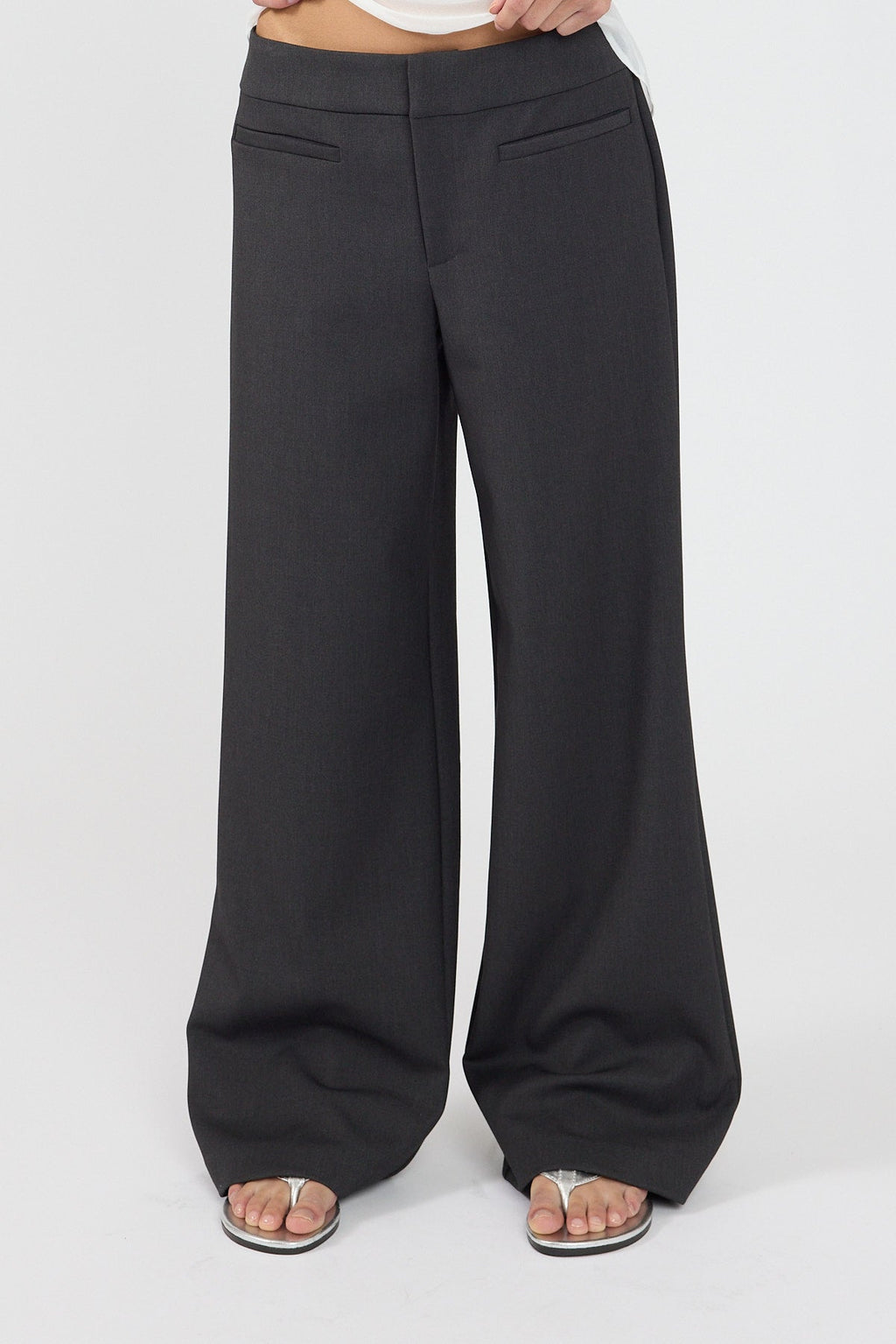 Pantalón de tiro medio carbón