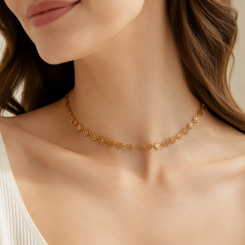 Stralende hartjesketting