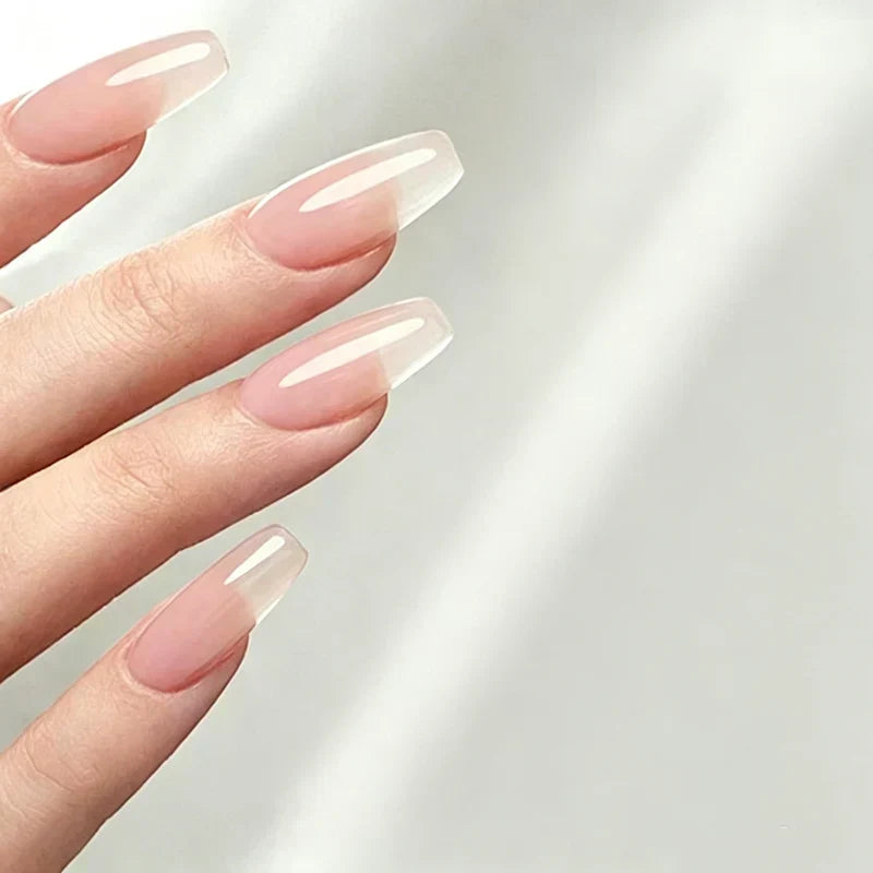 Fortalecedor de uñas color lila con acabado de espejo brillante gratis