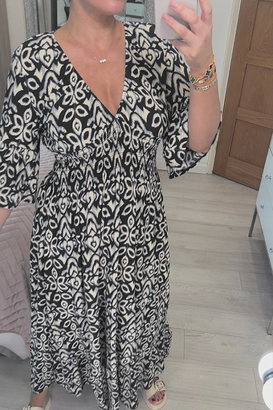 Abito lungo casual con stampa e scollo a V