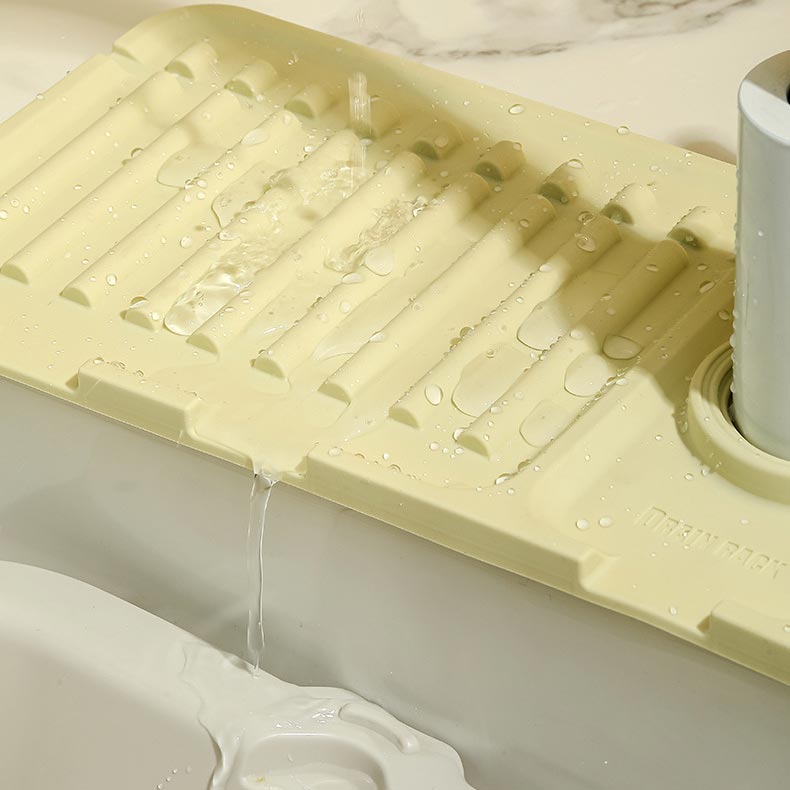 Tapis égouttoir avec pare-éclaboussures pour robinet