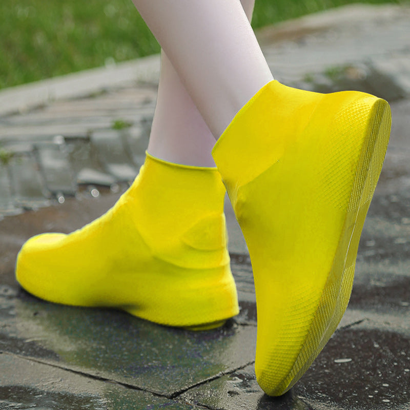 Cubrezapatos impermeables para lluvia gratis