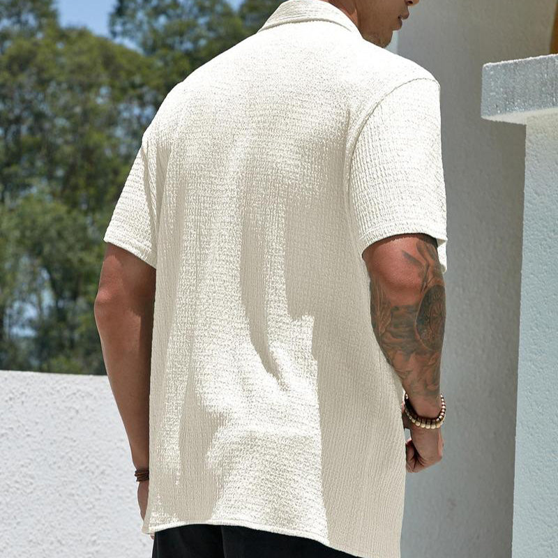Camicia da uomo con bottoni sul davanti e tessuto lavorato
