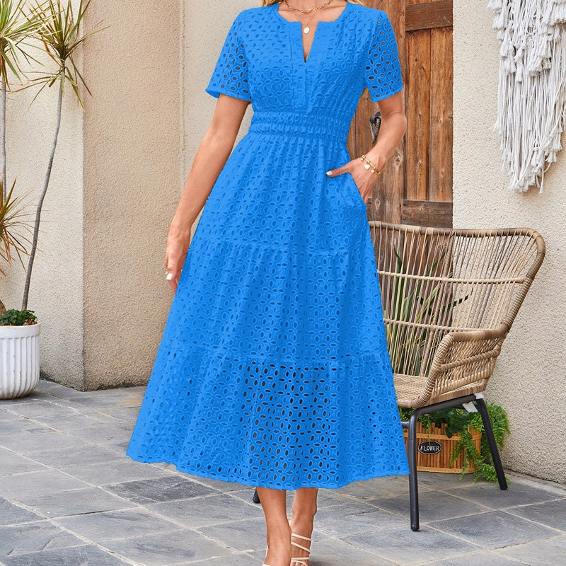 NU elegante damesjurk met V-hals, broderie anglaise en soepelvallende pasvorm ¨C romantisch en ademend ¨C zomerse must-have