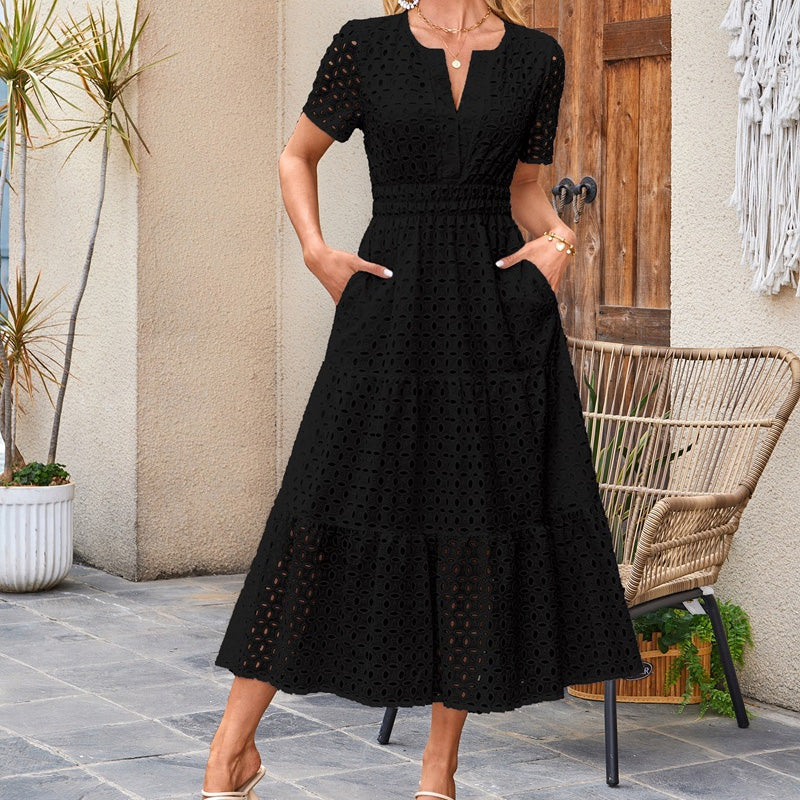 NU elegante damesjurk met V-hals, broderie anglaise en soepelvallende pasvorm ¨C romantisch en ademend ¨C zomerse must-have