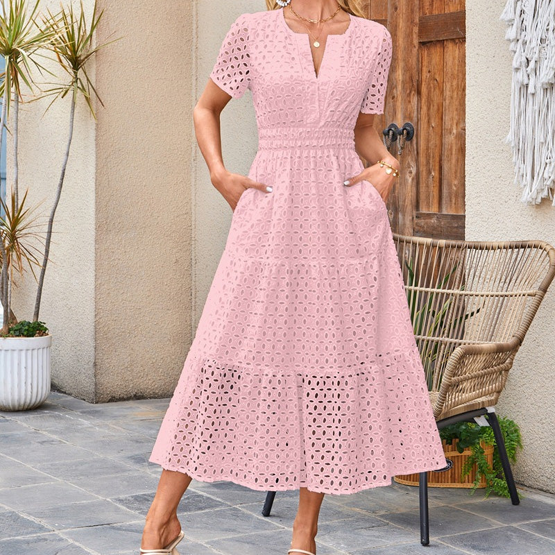 NU elegante damesjurk met V-hals, broderie anglaise en soepelvallende pasvorm ¨C romantisch en ademend ¨C zomerse must-have