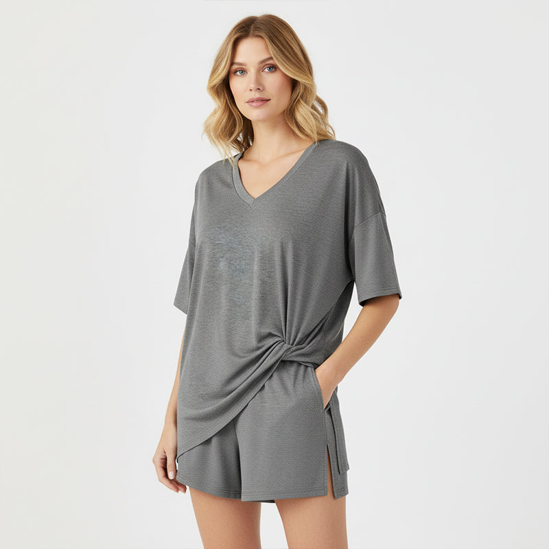 Conjunto de camiseta de cuello en V y pantalones cortos para estar en casa ¨C extragrande, vaporoso y de dos piezas