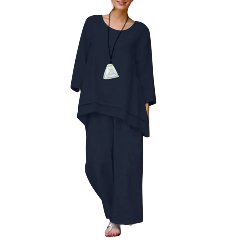 Casual set met losvallende tuniektop en broek met wijde pijpen