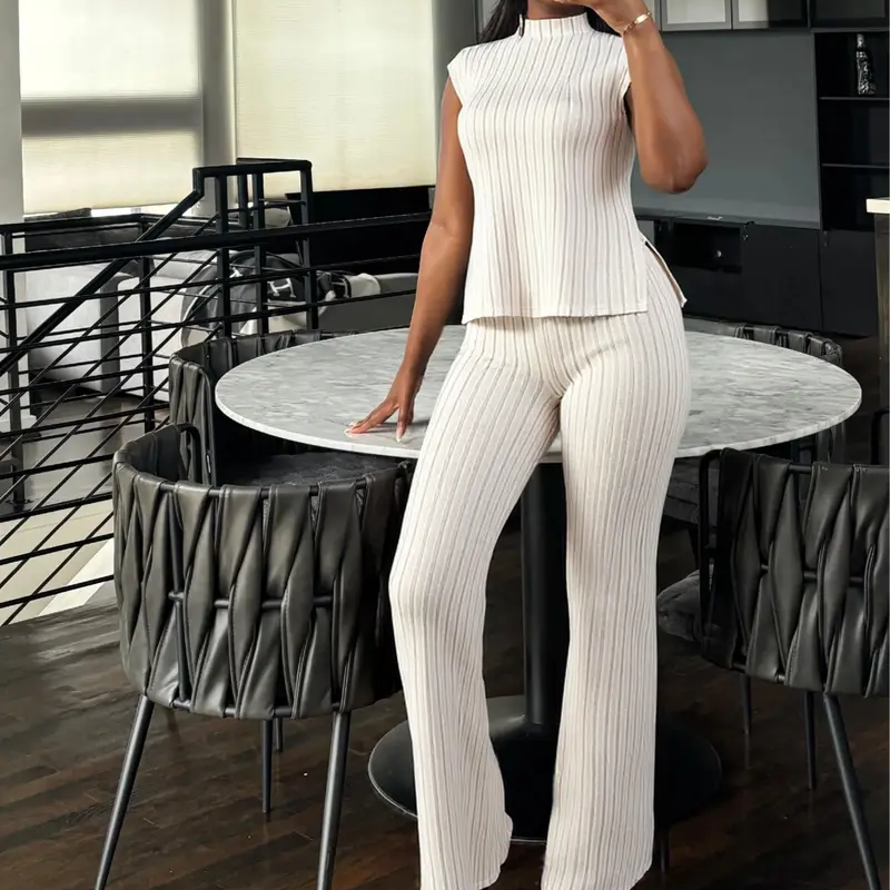 Elegante conjunto de 2 piezas con top de cuello alto y pantalones de pierna ancha