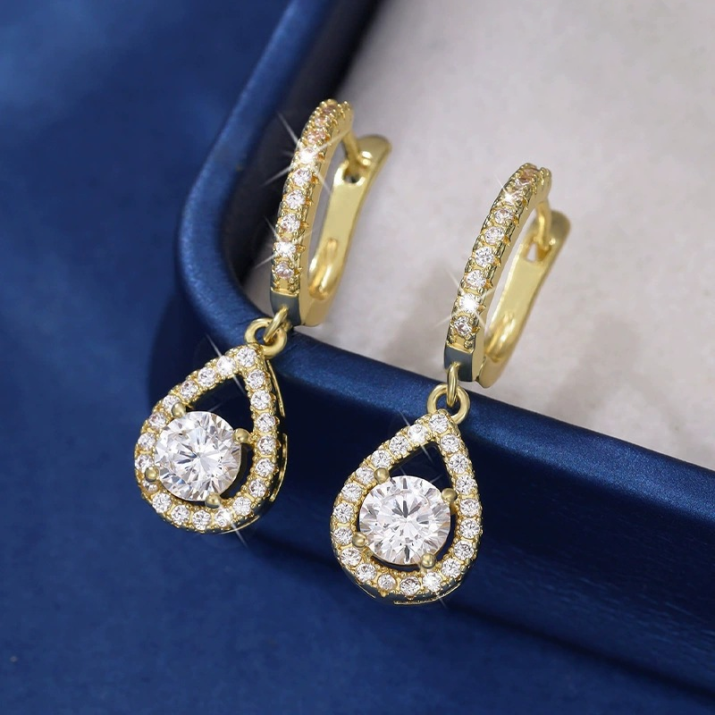 Pendientes de aro colgantes elegantes con forma de lágrima gratis