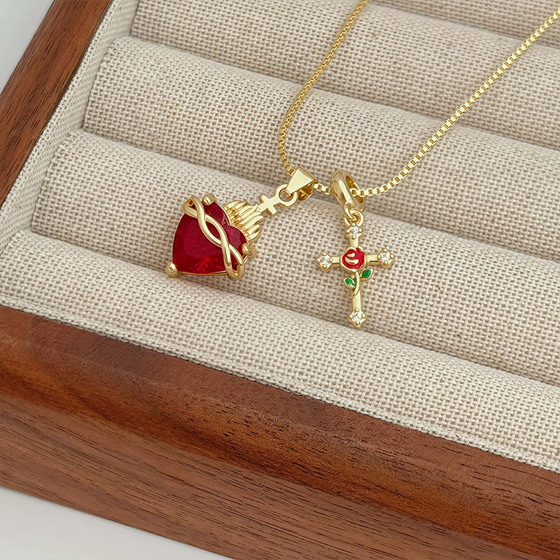 Collar con colgante de corazón sagrado y cruz con rosa