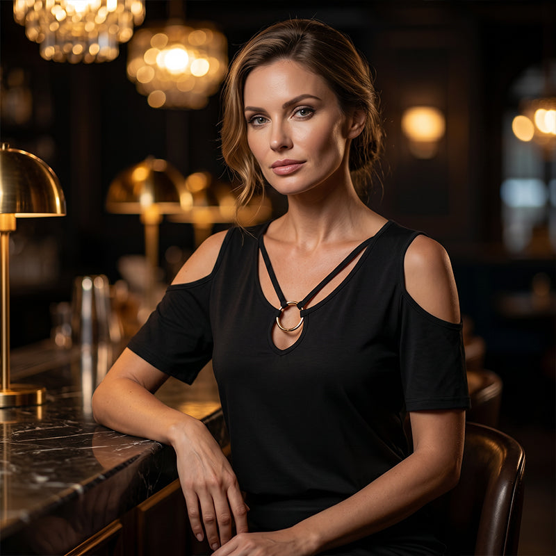 Top de escote en V con hombros descubiertos y detalle de aro para mujer