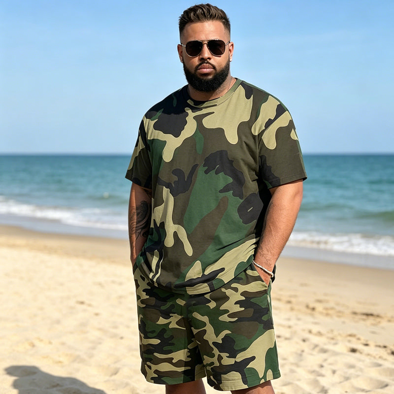 Conjunto de camiseta y pantalones cortos con estampado de camuflaje para hombre