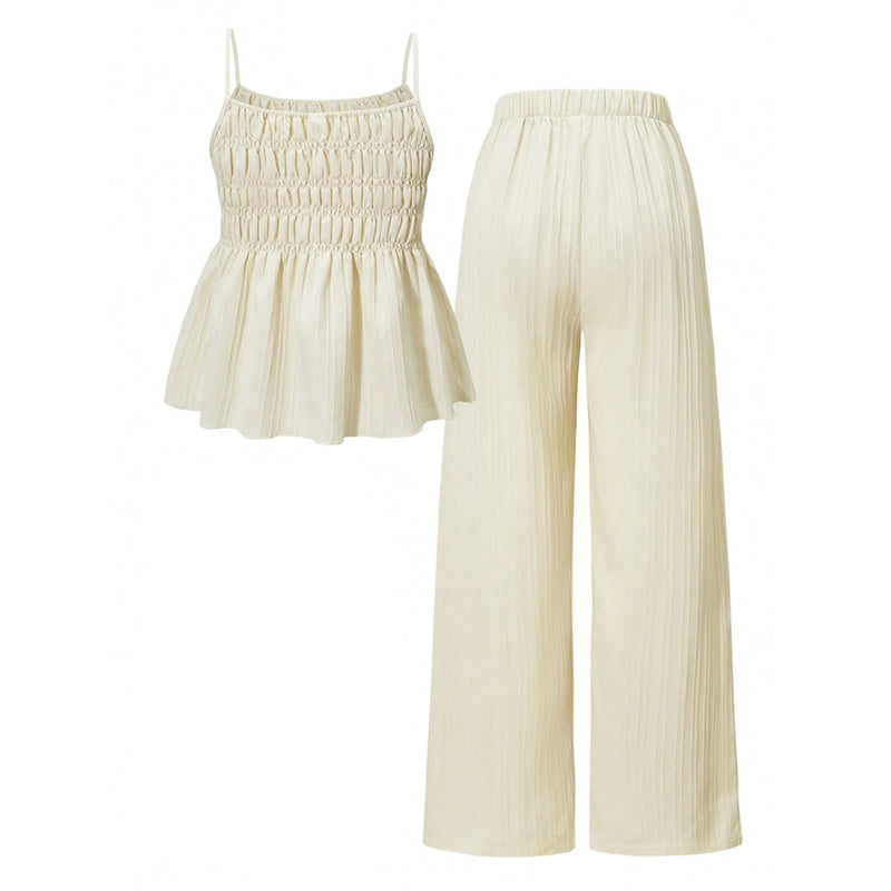 Completo casual da donna con top a canottiera e pantaloni a gamba larga