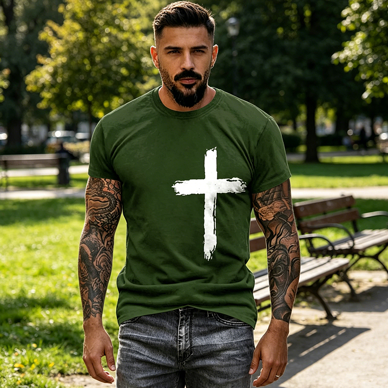 Camiseta con estampado de cruz y temática religiosa para hombre