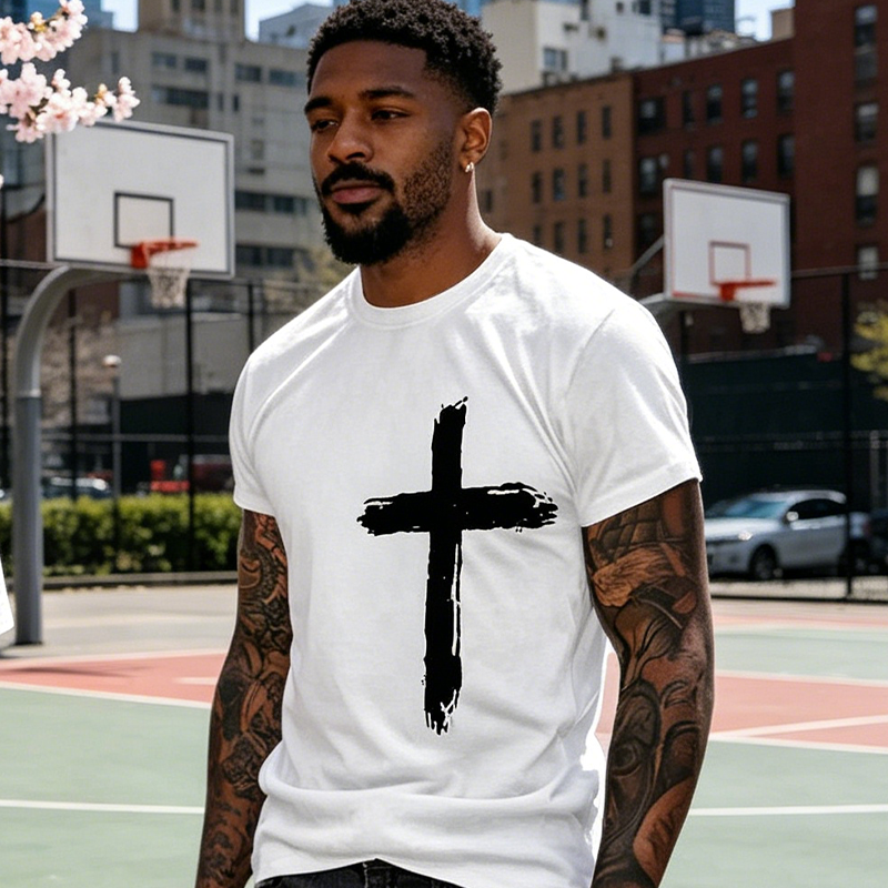 Camiseta con estampado de cruz y temática religiosa para hombre