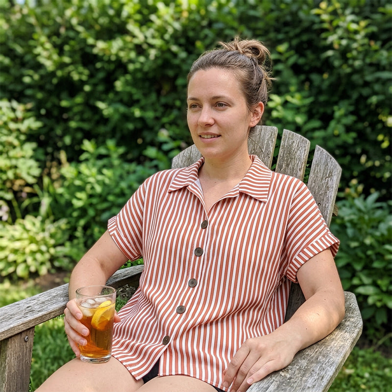 Casual gestreept dames-T-shirt met knoopsluiting