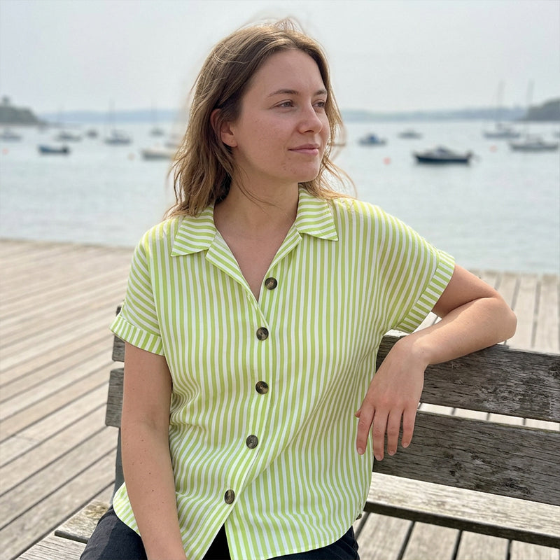 Casual gestreept dames-T-shirt met knoopsluiting