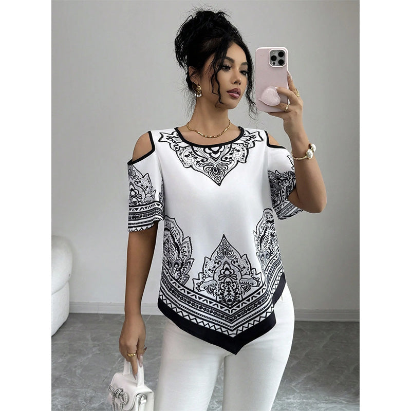 T-shirt bohème chic à manches courtes, épaules dénudées et ourlet asymétrique