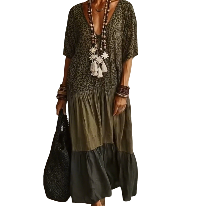 Bohemian maxi-jurk met luipaardprint - V-hals, laagjes, soepelvallende resortstijl