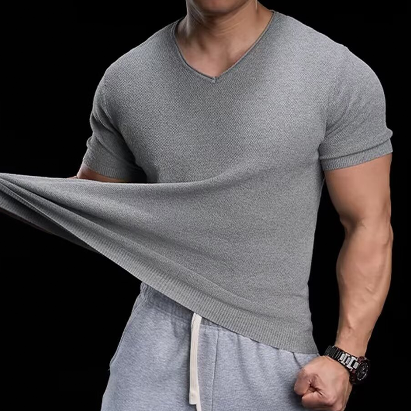 T-shirt en maille respirante à col en V