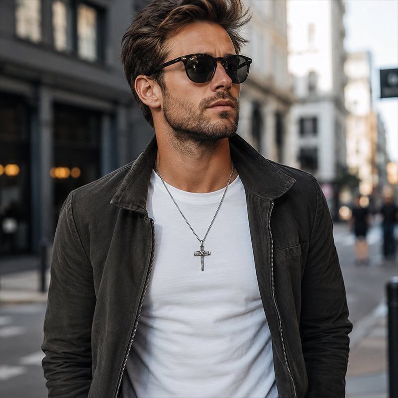 Collar de hombre con colgante de cruz y clavo de estilo vintage