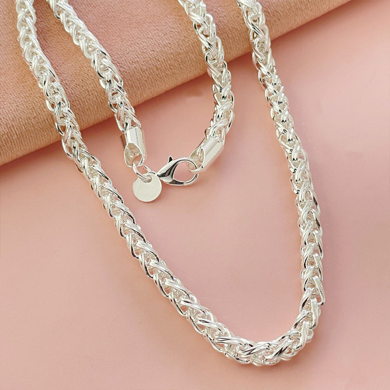 Elegante collana a catena intrecciata color argento