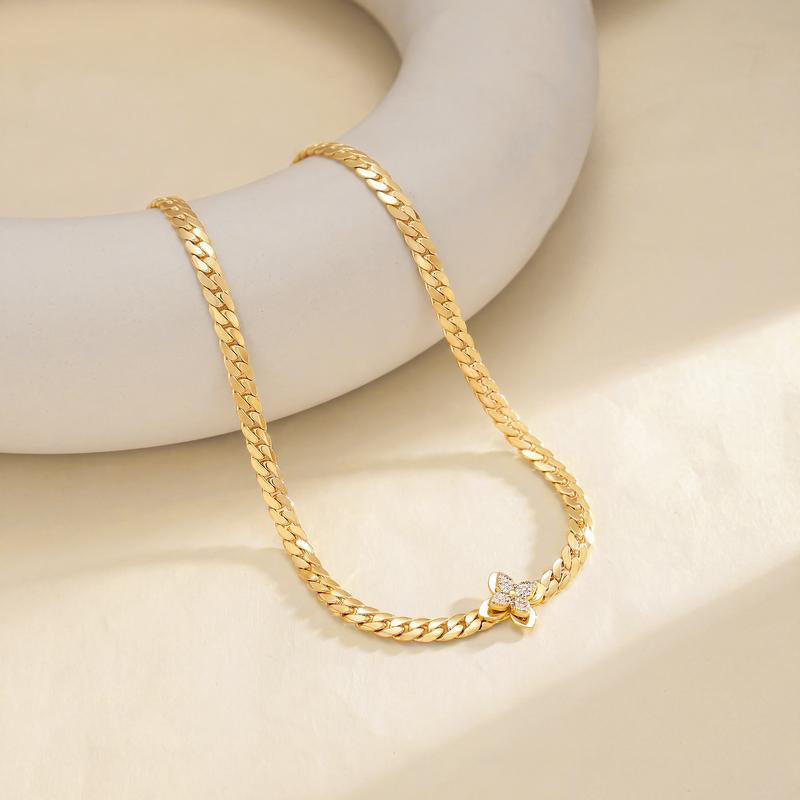 Bijou pendentif élégant en forme de fleur en acier inoxydable