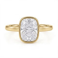 Anillo elegante para mujer con engaste de cojín de talla hielo